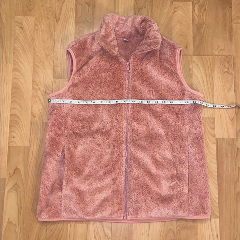 Blush fluffy vest like new